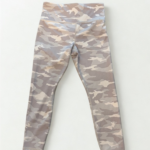 Athleta Camo Elation 7/8 Tights Leggings Women’s Medium NWOT - Picture 2 of 6